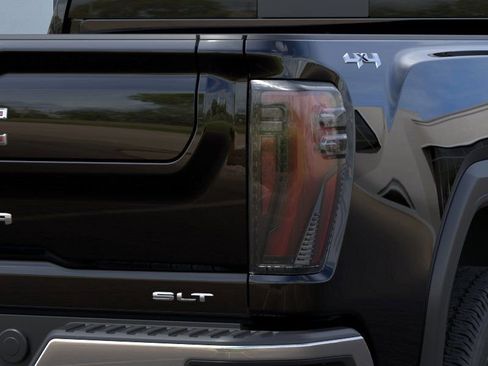 New 2026 GMC Sierra 2500 SLT AWD/4WD image 11