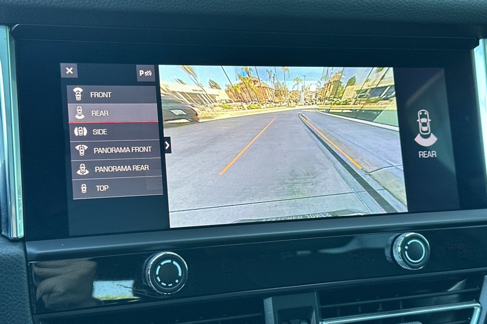 Certified 2025 Porsche Macan AWD/4WD image 20