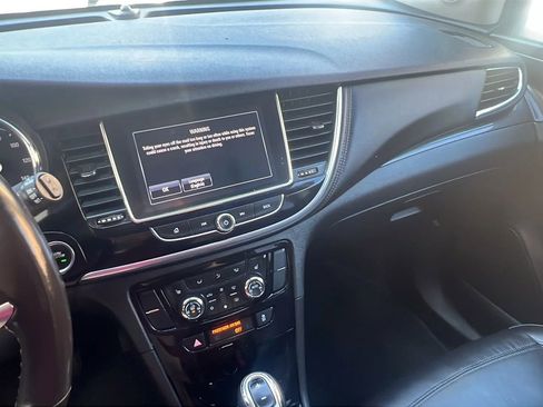 Used 2019 Buick Encore Essence FWD image 18