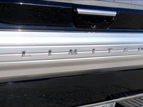 Used 2019 Ford F150 Limited w/ Trailer Tow Package image 9