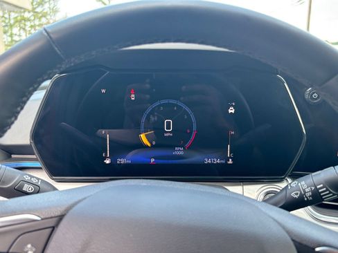 Used 2025 Chevrolet Trax LT w/ LT Convenience Package FWD image 40