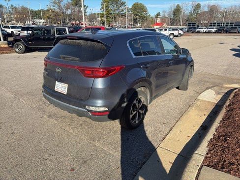 Used 2022 Kia Sportage LX image 6
