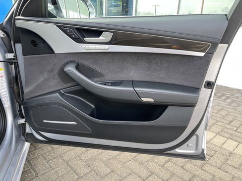 Used 2016 Audi S8 w/ Full Leather Package image 38