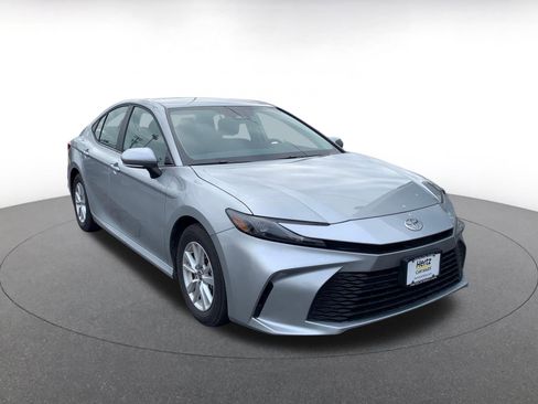 Used 2025 Toyota Camry LE image 1