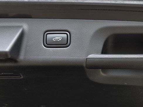 Used 2024 Hyundai Palisade SEL w/ Premium Package FWD image 9