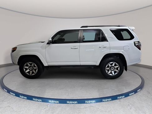 Used 2023 Toyota 4Runner TRD Off-Road Premium w/ Moonroof Package AWD/4WD image 9