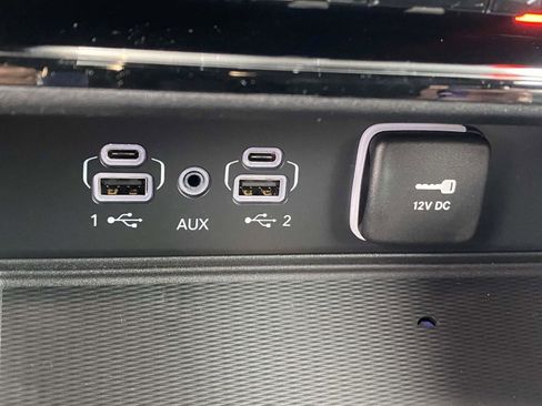 New 2025 Jeep Grand Cherokee Altitude image 4