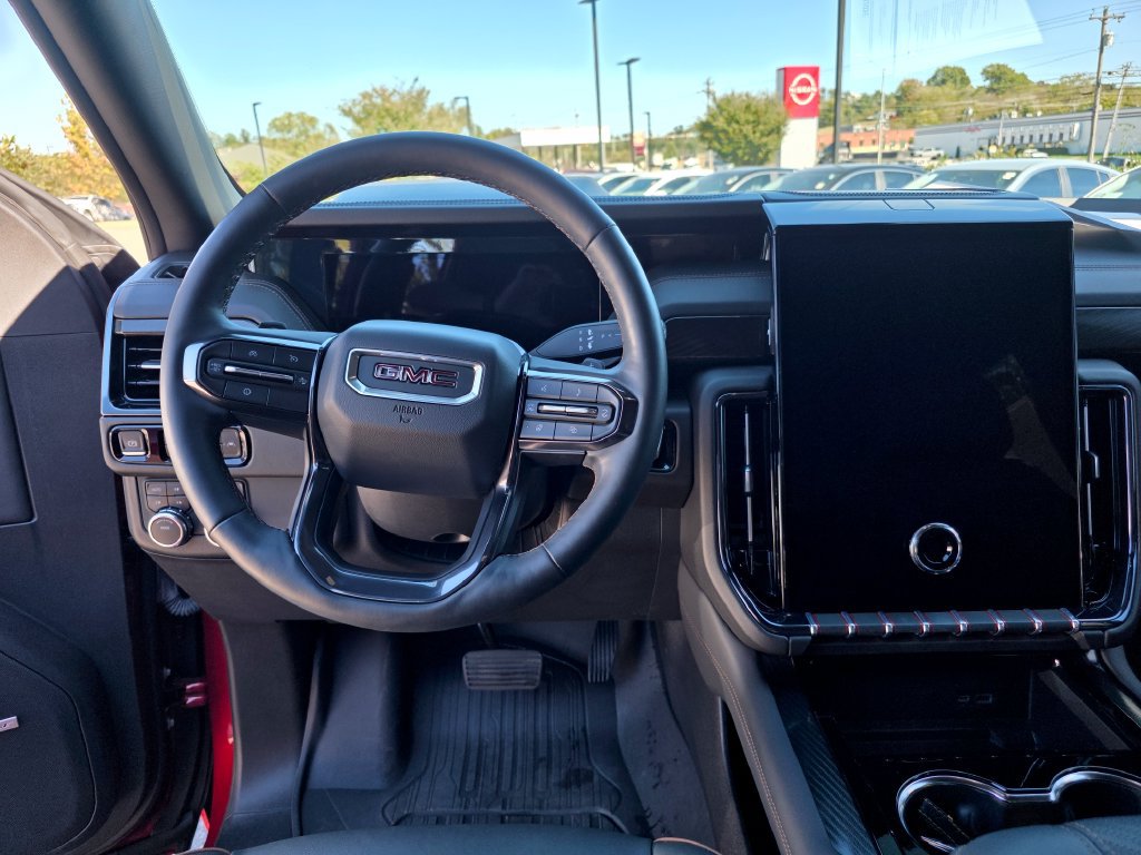 Used 2025 GMC Yukon AT4 AWD/4WD image 21