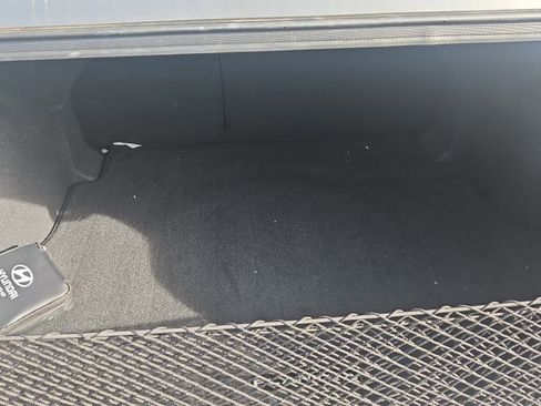 Used 2024 Hyundai Elantra Limited image 9