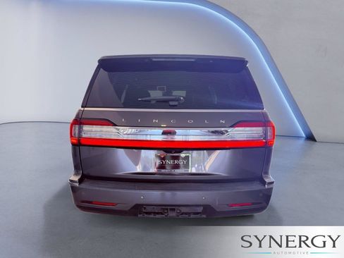 Used 2018 Lincoln Navigator Select w/ Technology Package RWD image 6