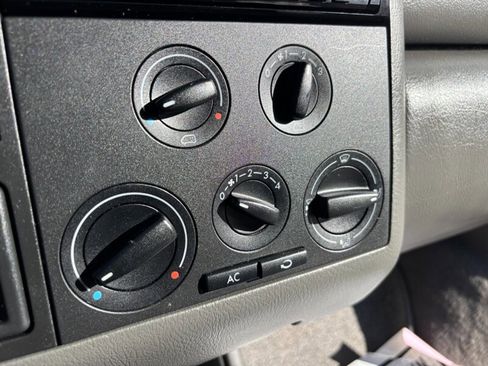 Used 2000 Volkswagen Eurovan MV image 30