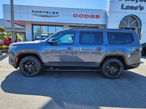 New 2026 Jeep Grand Wagoneer Limited AWD/4WD image 2