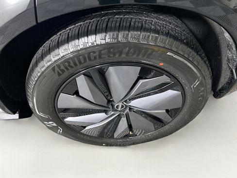 Used 2023 Nissan Ariya AWD image 11