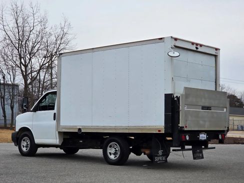 Used 2017 Chevrolet Express 3500 image 7