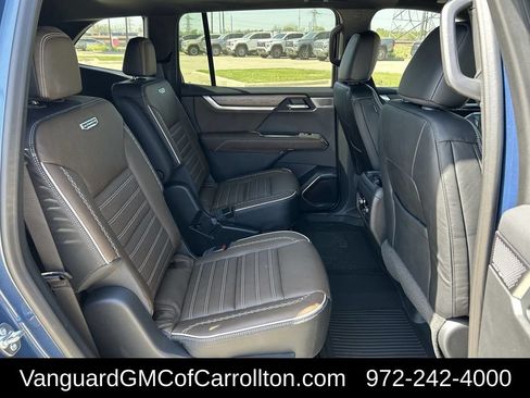 New 2026 GMC Acadia Denali Ultimate w/ LPO, Floor Liner Package AWD/4WD image 24