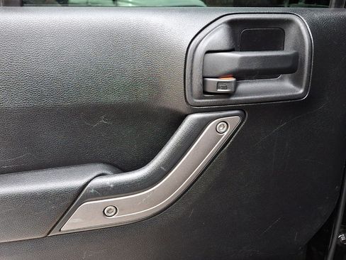 Used 2012 Jeep Wrangler Unlimited Sport image 18