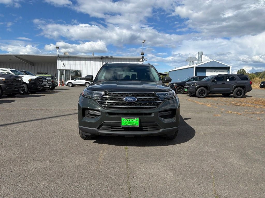 Used 2022 Ford Explorer XLT w/ Class IV Trailer Tow Package AWD/4WD image 3