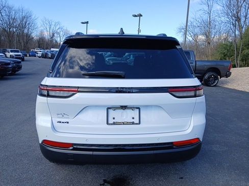 New 2025 Jeep Grand Cherokee Limited image 5