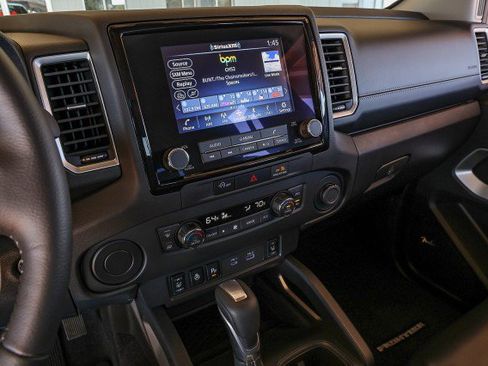 Used 2024 Nissan Frontier SL w/ Technology Package image 14