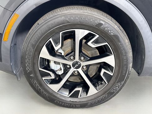 Used 2024 Kia Sportage EX FWD image 38
