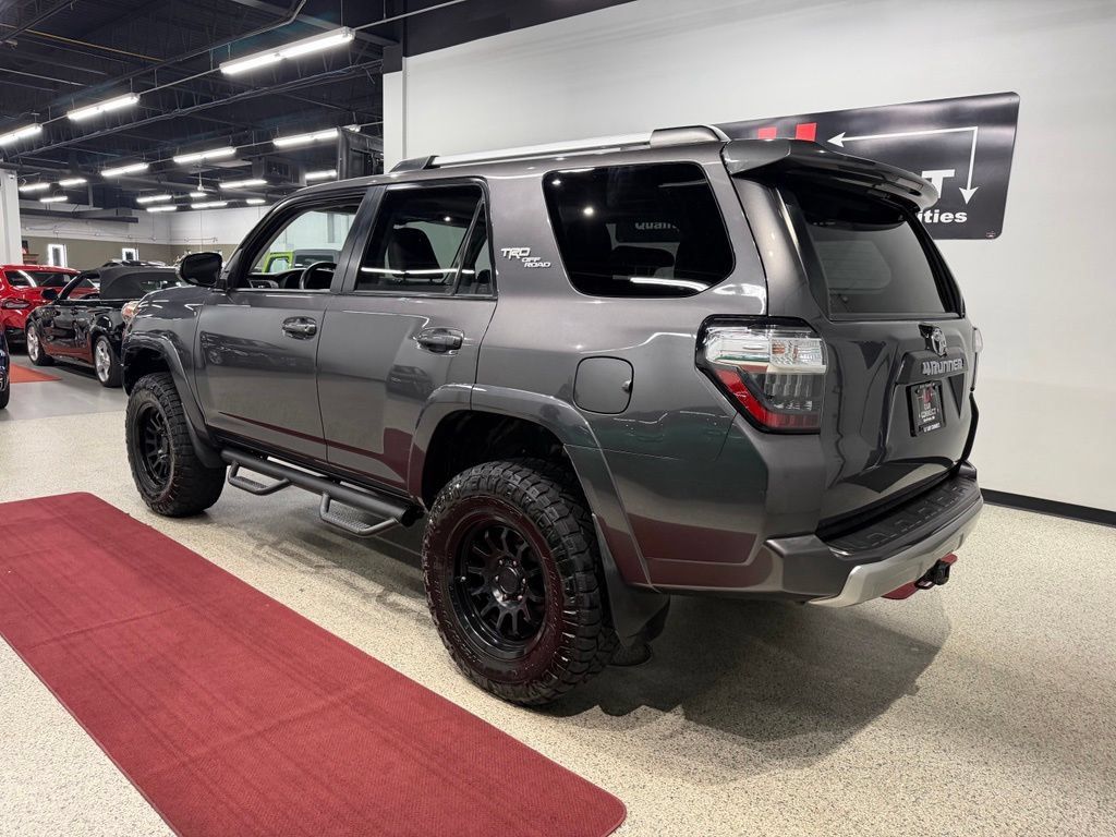 Used 2018 Toyota 4Runner TRD Off-Road Premium AWD/4WD image 18