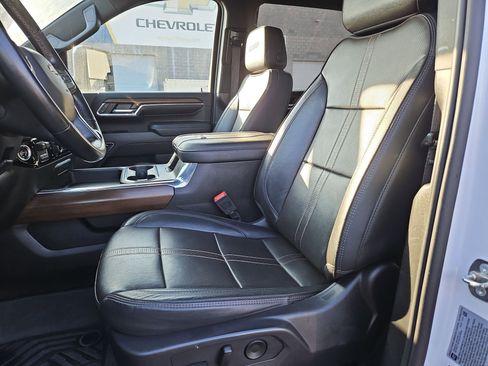 Used 2024 Chevrolet Silverado 3500 High Country w/ Technology Package image 24