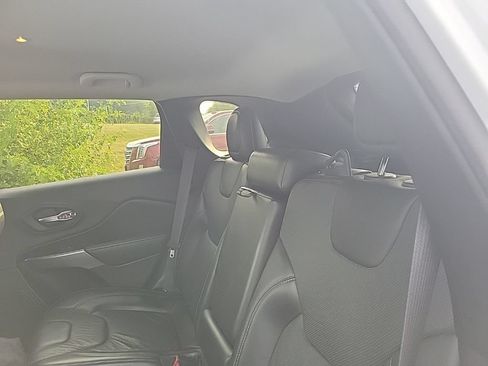 Used 2019 Jeep Cherokee Limited AWD/4WD image 29