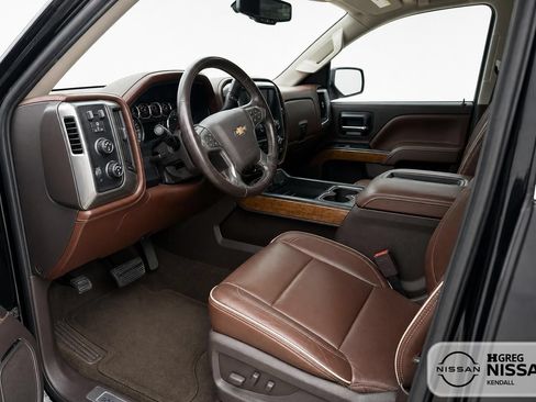 Used 2014 Chevrolet Silverado 1500 High Country w/ High Country Premium Package AWD/4WD image 5