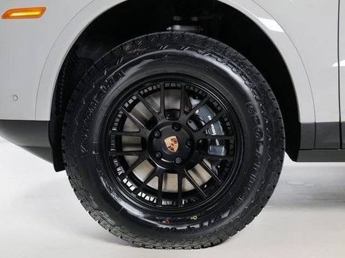 New 2026 Porsche Cayenne image 36