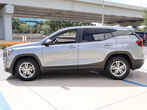 Used 2023 GMC Terrain SLE FWD image 4
