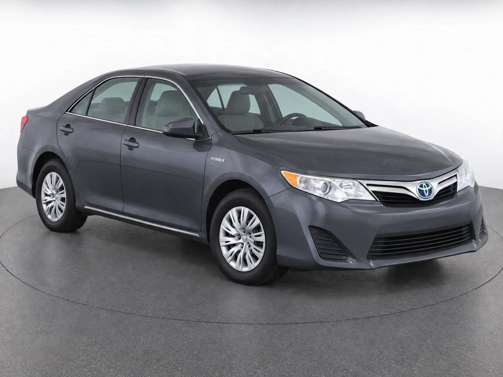 Used 2014 Toyota Camry LE FWD image 1