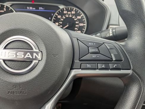 Used 2025 Nissan Altima 2.5 SV FWD image 18