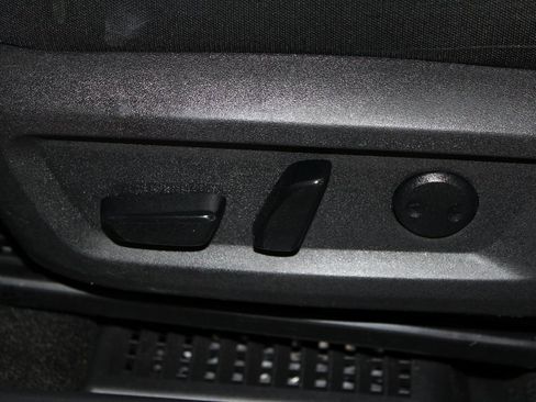 Used 2023 Nissan Rogue SV image 14