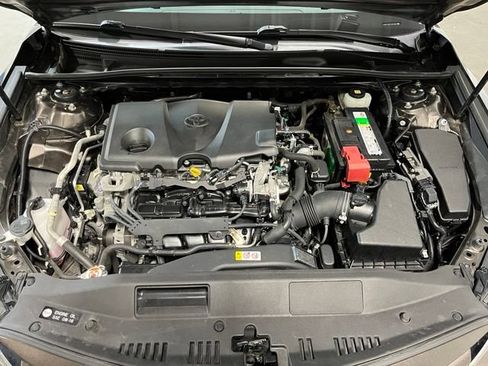 Used 2018 Toyota Camry LE FWD image 28