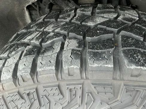 Used 2024 Chevrolet Colorado ZR2 w/ Technology Package image 16