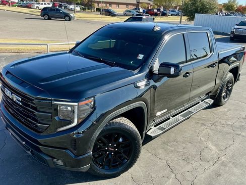 Used 2022 GMC Sierra 1500 Elevation w/ Elevation Premium Package image 4