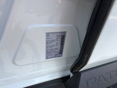 Used 2024 Nissan Pathfinder Rock Creek AWD/4WD image 33