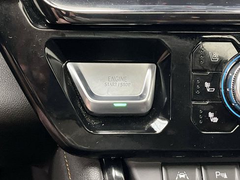 Used 2024 GMC Sierra 1500 AT4 w/ Technology Package AWD/4WD image 23
