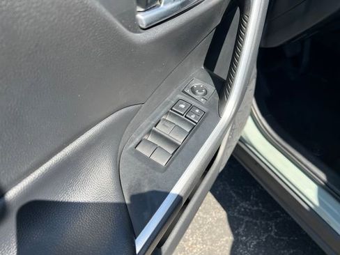 Used 2021 Toyota RAV4 XLE w/ Convenience Package image 25