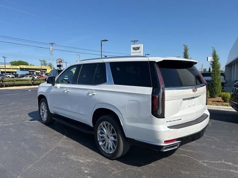 Used 2023 Cadillac Escalade Premium Luxury AWD/4WD image 8