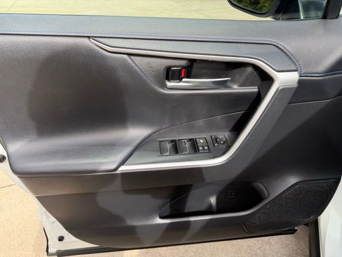 Used 2021 Toyota RAV4 XSE w/ XSE Grade Weather Package image 9