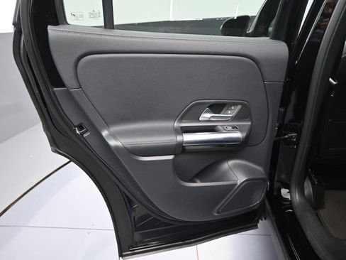 Certified 2021 Mercedes-Benz GLA 250 4MATIC image 15