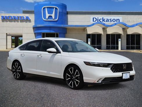 Used 2023 Honda Accord Touring image 3