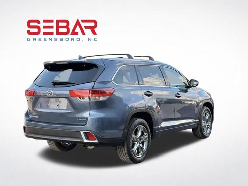 Used 2019 Toyota Highlander Limited Platinum FWD image 6