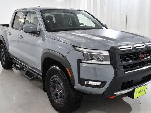 Used 2025 Nissan Frontier PRO-4X w/ Black Accent Package image 4