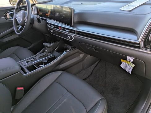 Used 2025 Kia Sorento S w/ Panoramic Sunroof Package image 13
