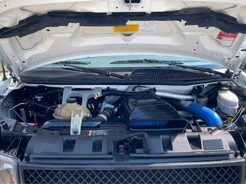 Used 2015 Chevrolet Express 3500 w/ Shuttle Bus Package image 45