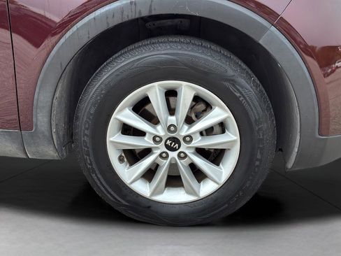 Used 2020 Kia Sorento LX FWD image 31