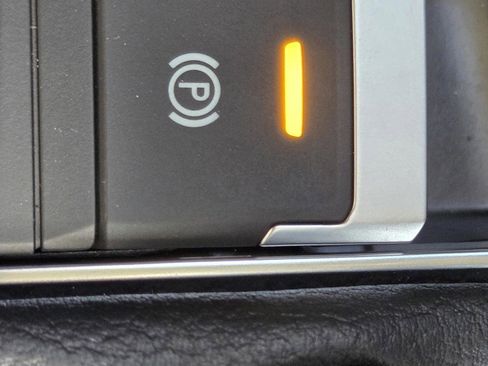 Used 2024 Volkswagen Taos SE image 22