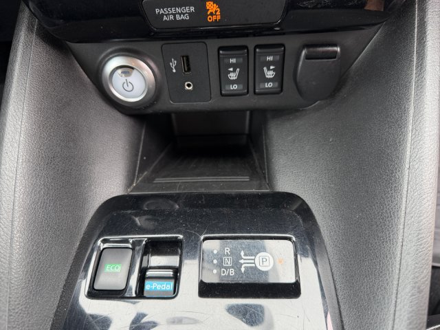 Used 2018 Nissan Leaf SL w/ SL Technology Package FWD image 22